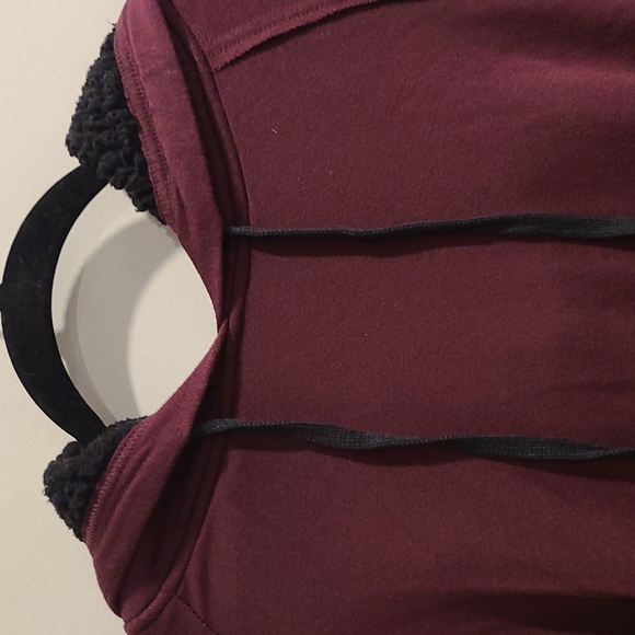 Splendid maroon soft hoodie with black sherpa inner hood - Picture 3 of 9